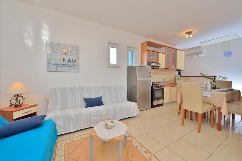 Sara Apartments Petrčane Szoba fotó