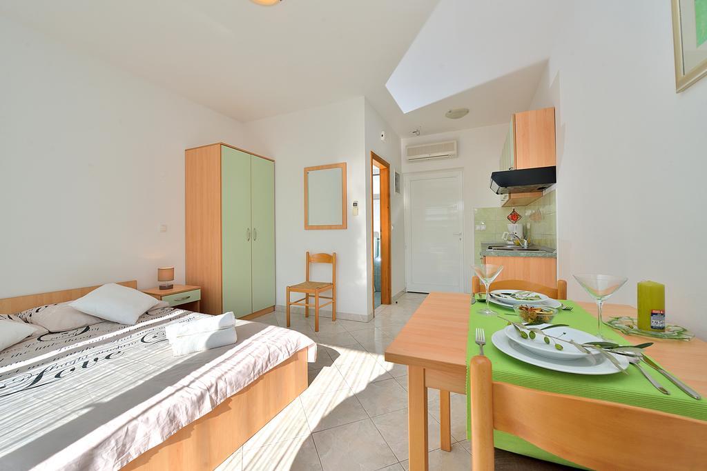 Sara Apartments Petrčane Szoba fotó