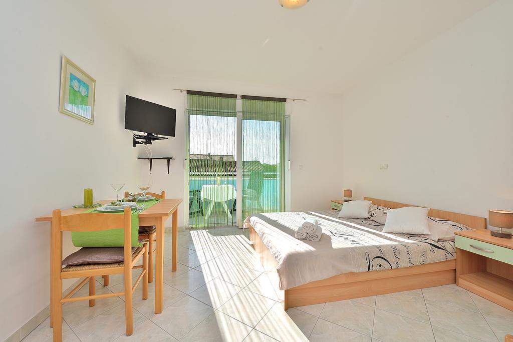Sara Apartments Petrčane Szoba fotó