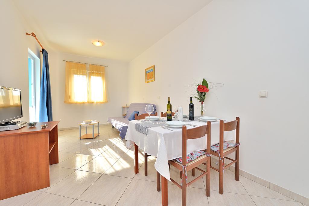 Sara Apartments Petrčane Szoba fotó
