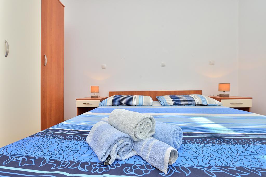 Sara Apartments Petrčane Szoba fotó