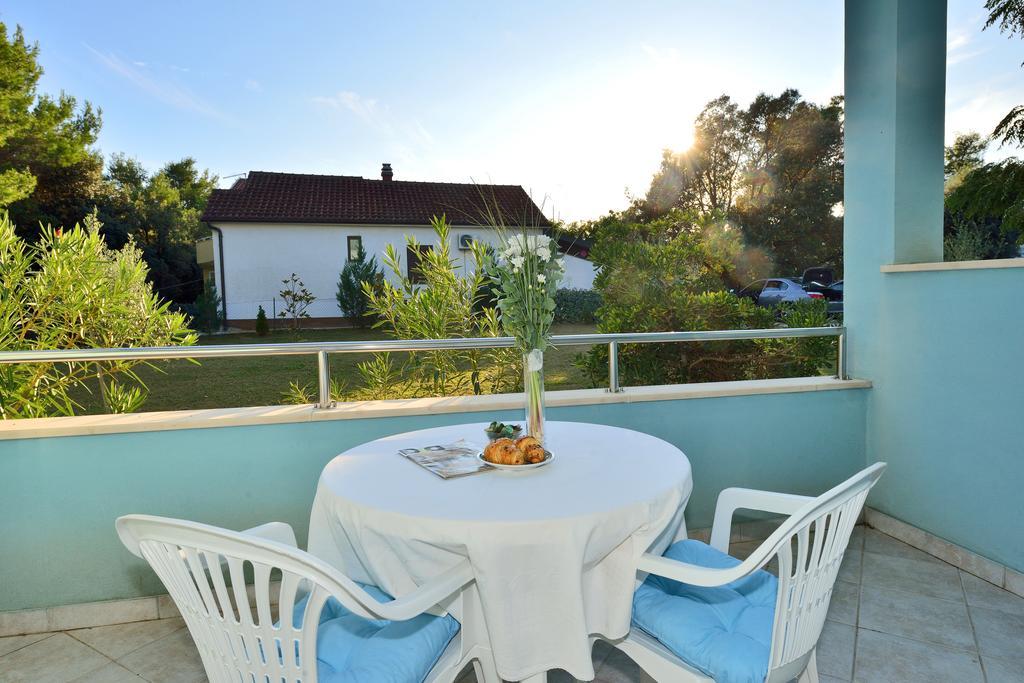 Sara Apartments Petrčane Szoba fotó